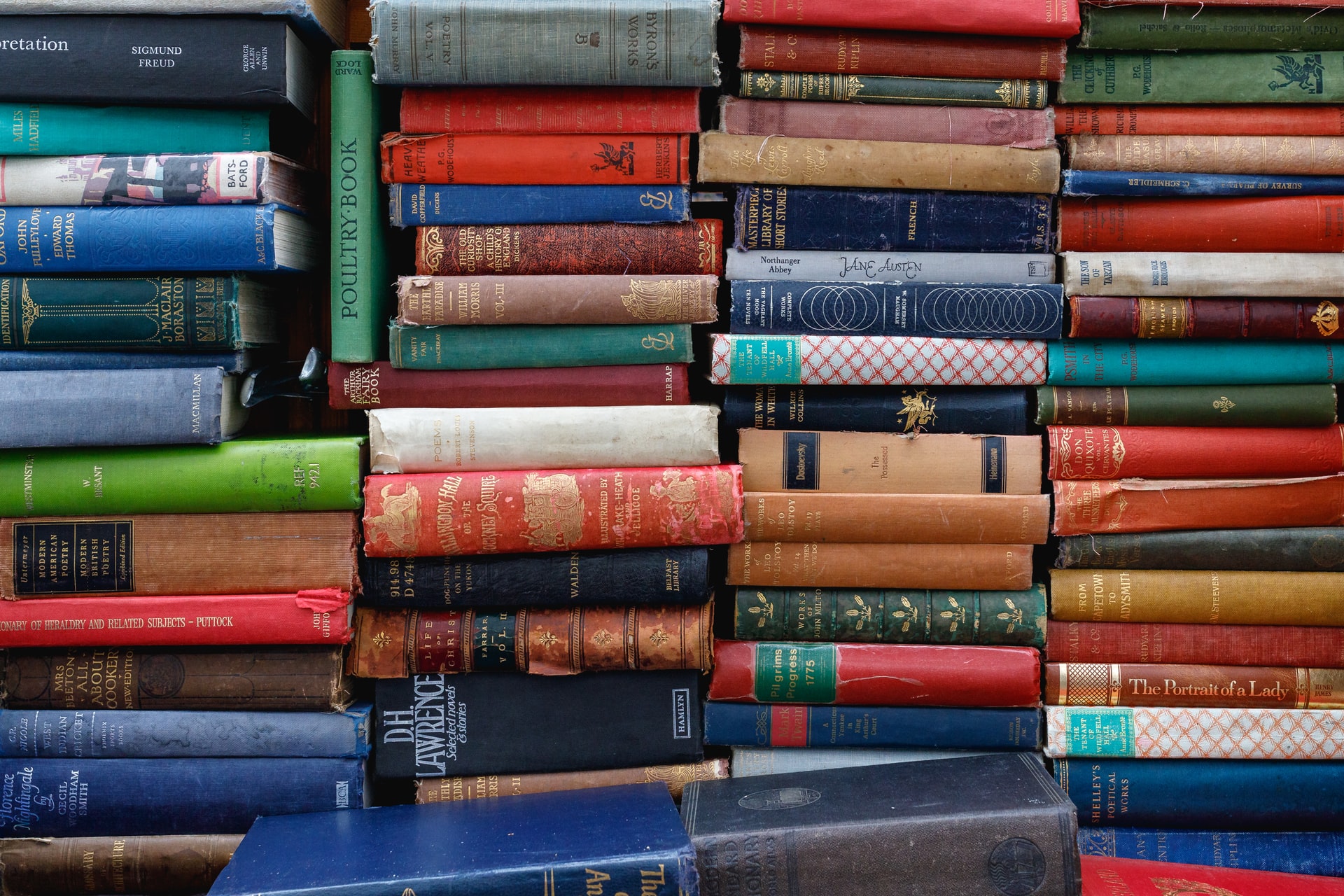 5 billiga sätt att hitta böcker att läsa